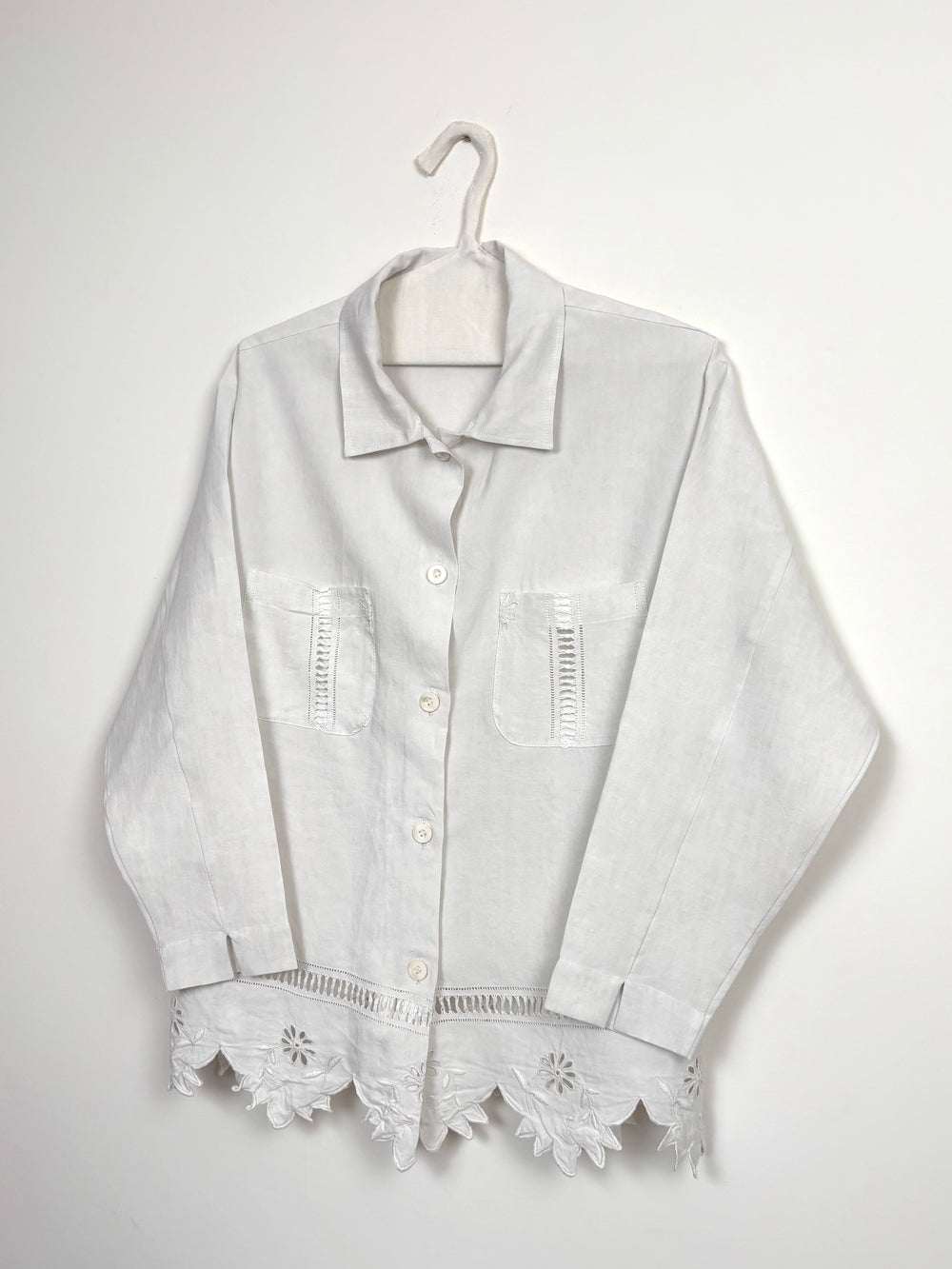 Hemstitch & flowers perforated long shirt