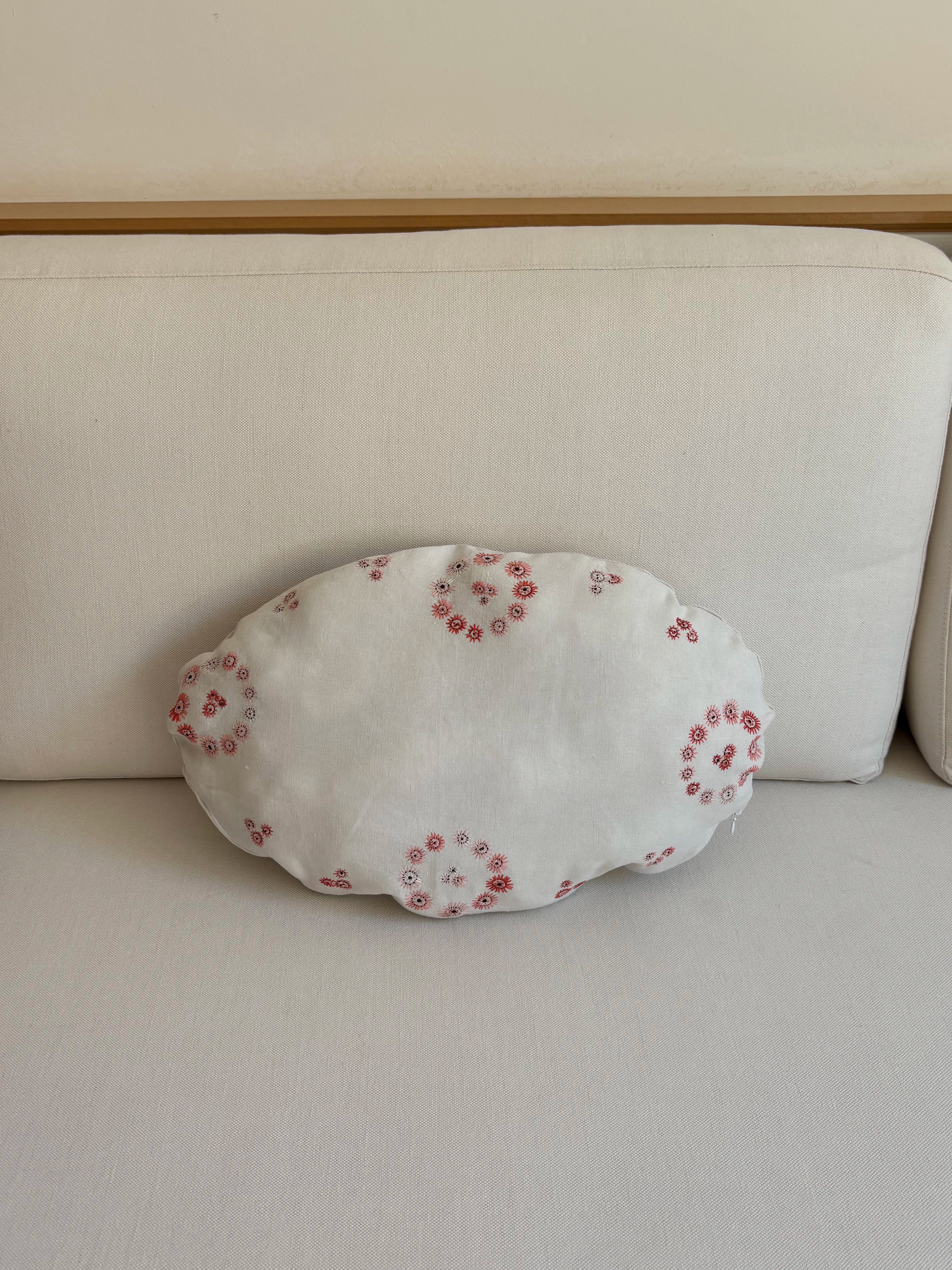 Oval floral pillowcase