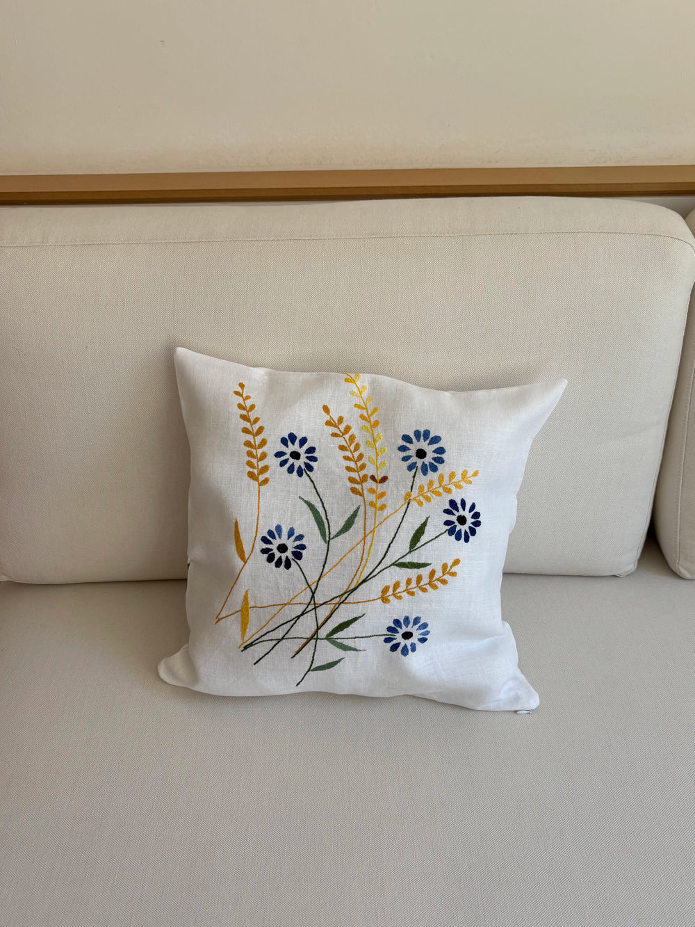 Wheat & daisies pillowcase