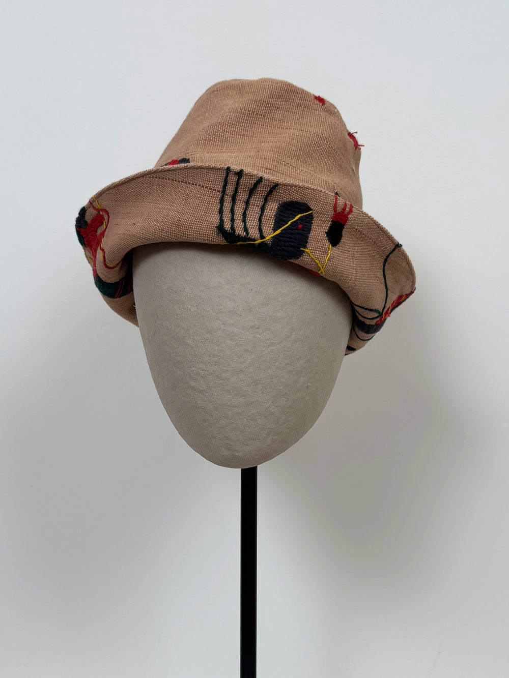 Black tiger scene hat