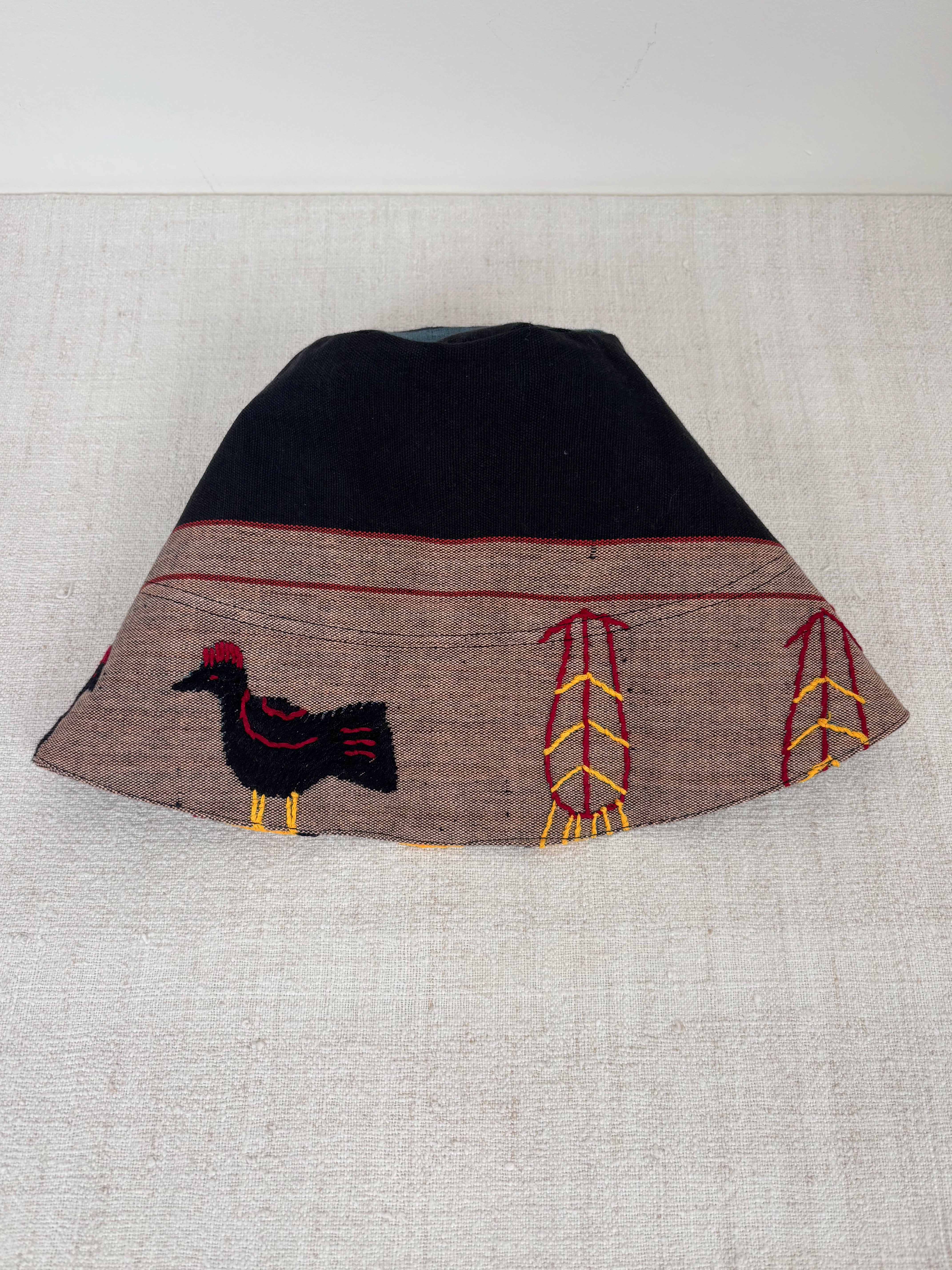 Black bird scene hat - Limited edition
