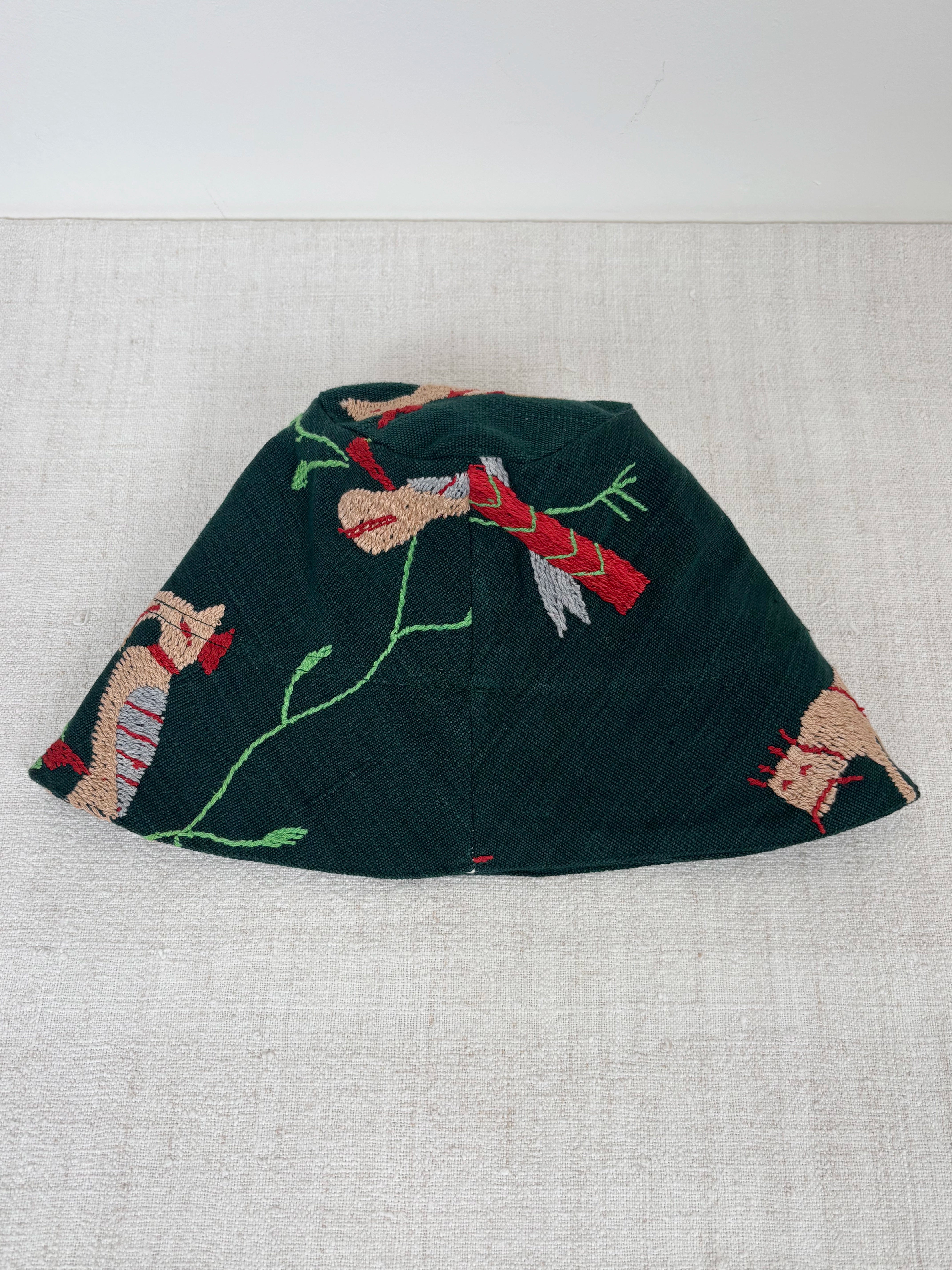 Elephant scene hat