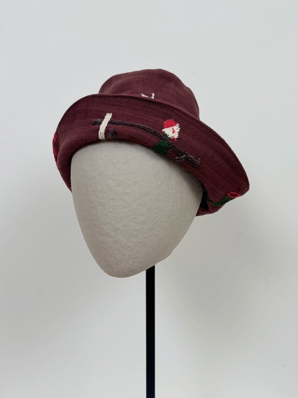 White goat scene hat