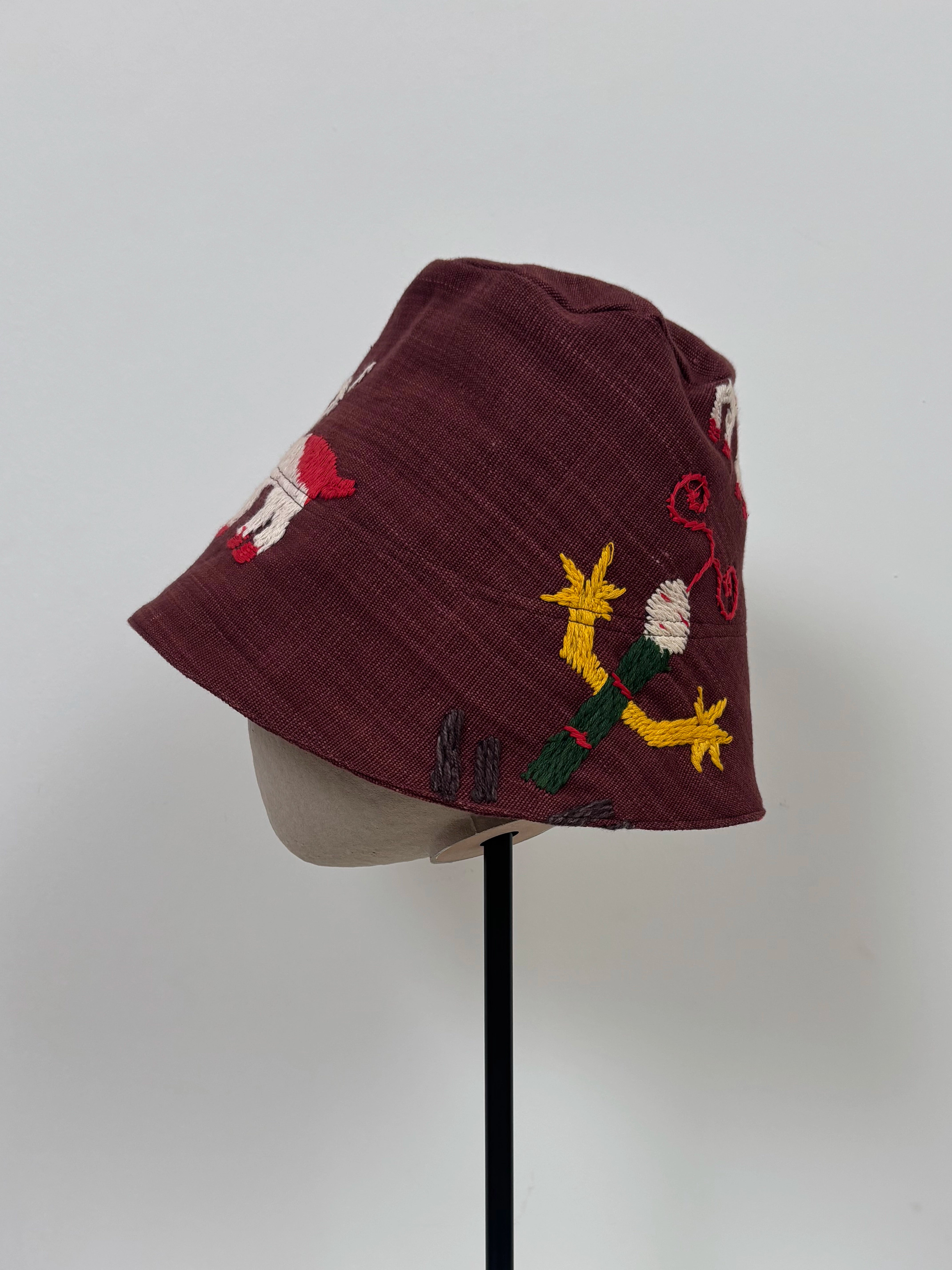 White goat scene hat