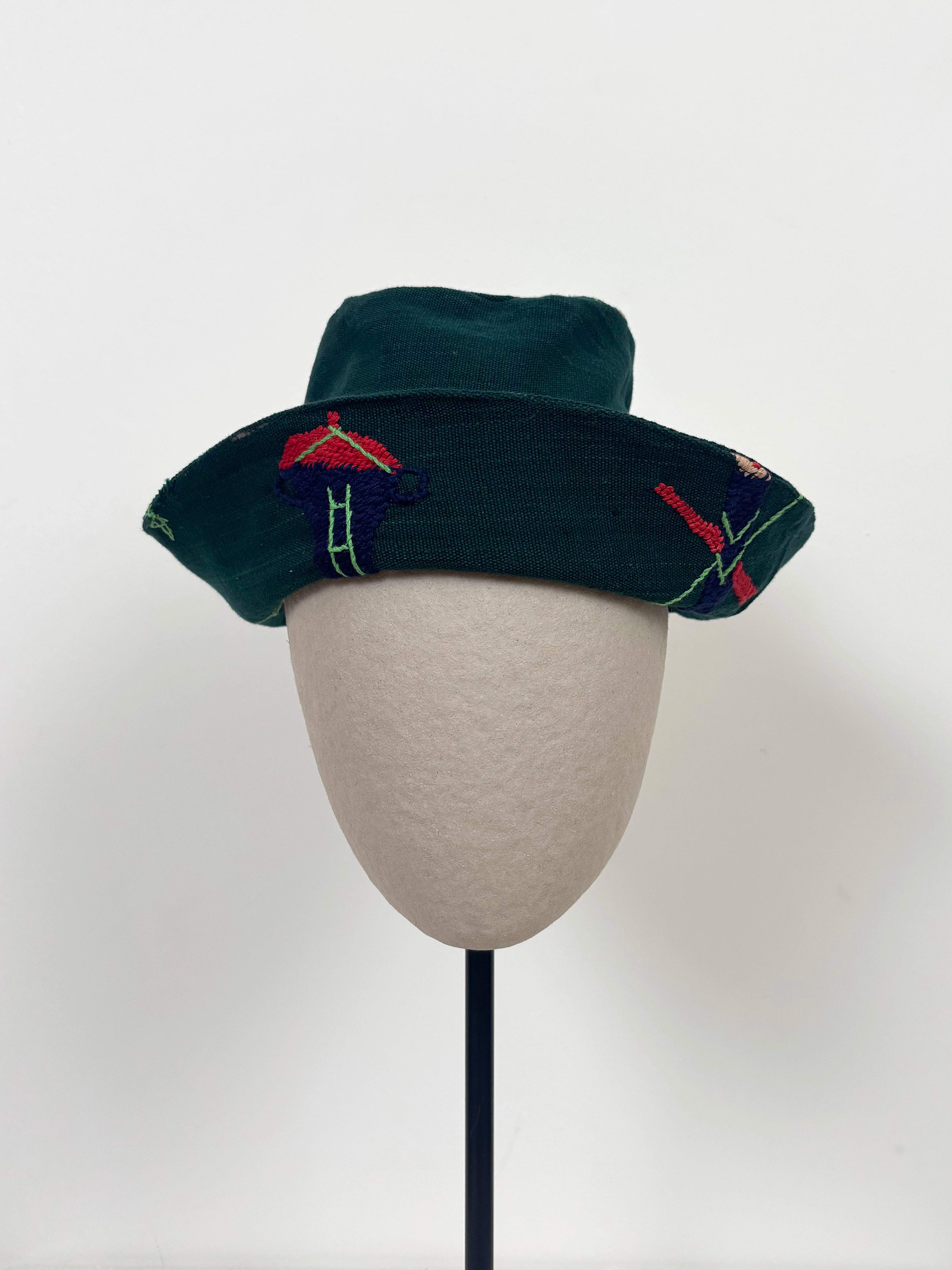Green stars scene hat