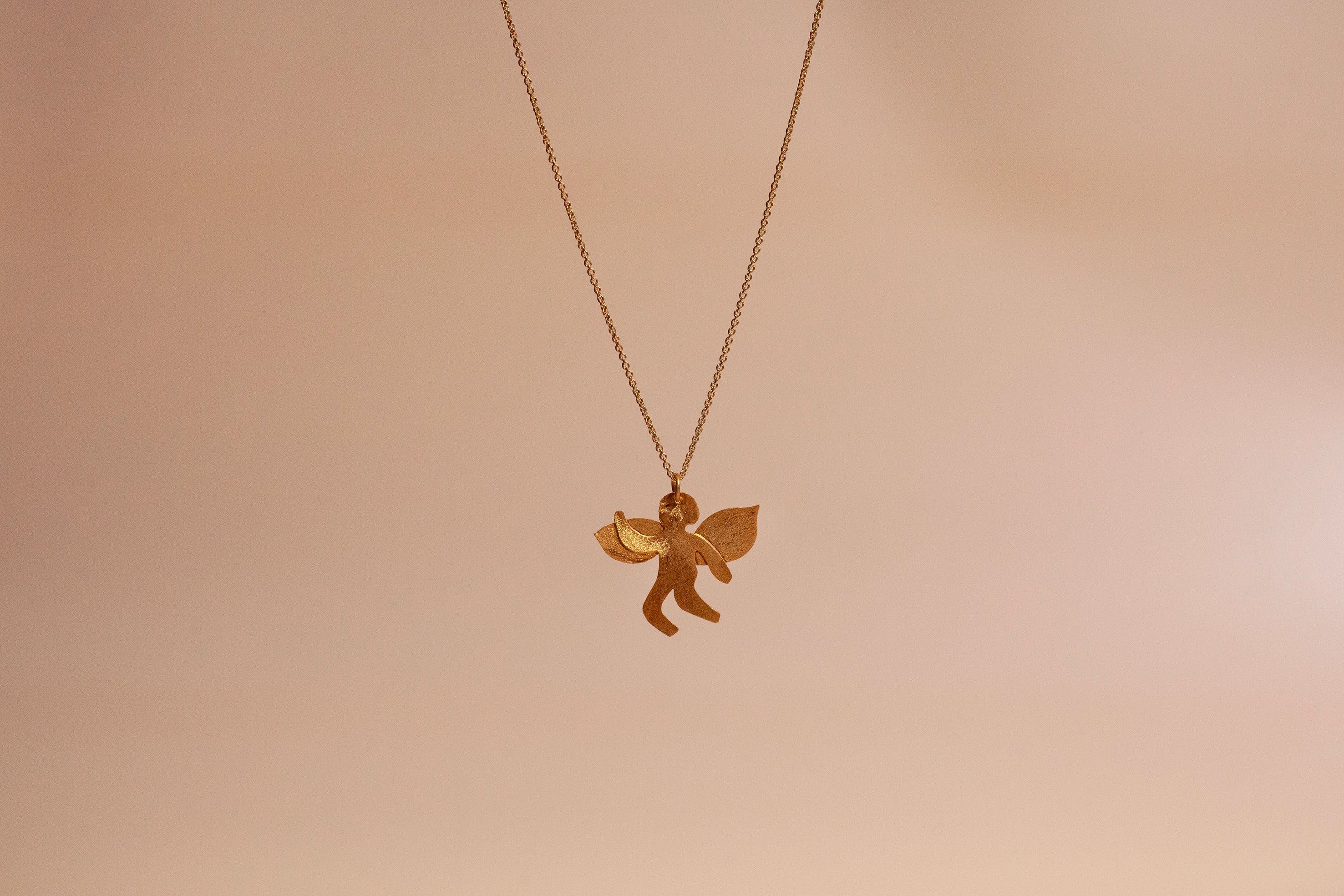Guía gold pendant