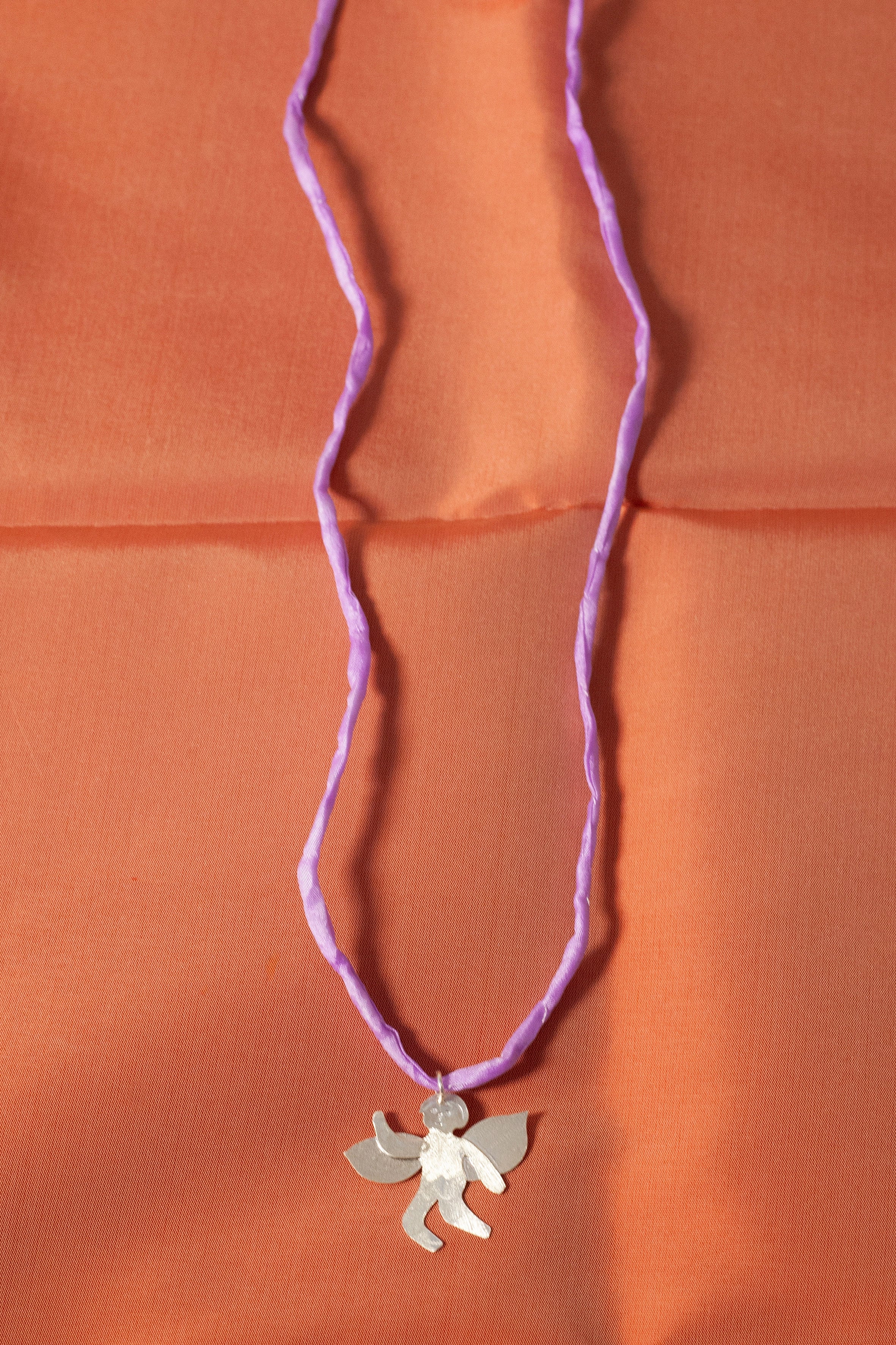Guía silver silk necklace
