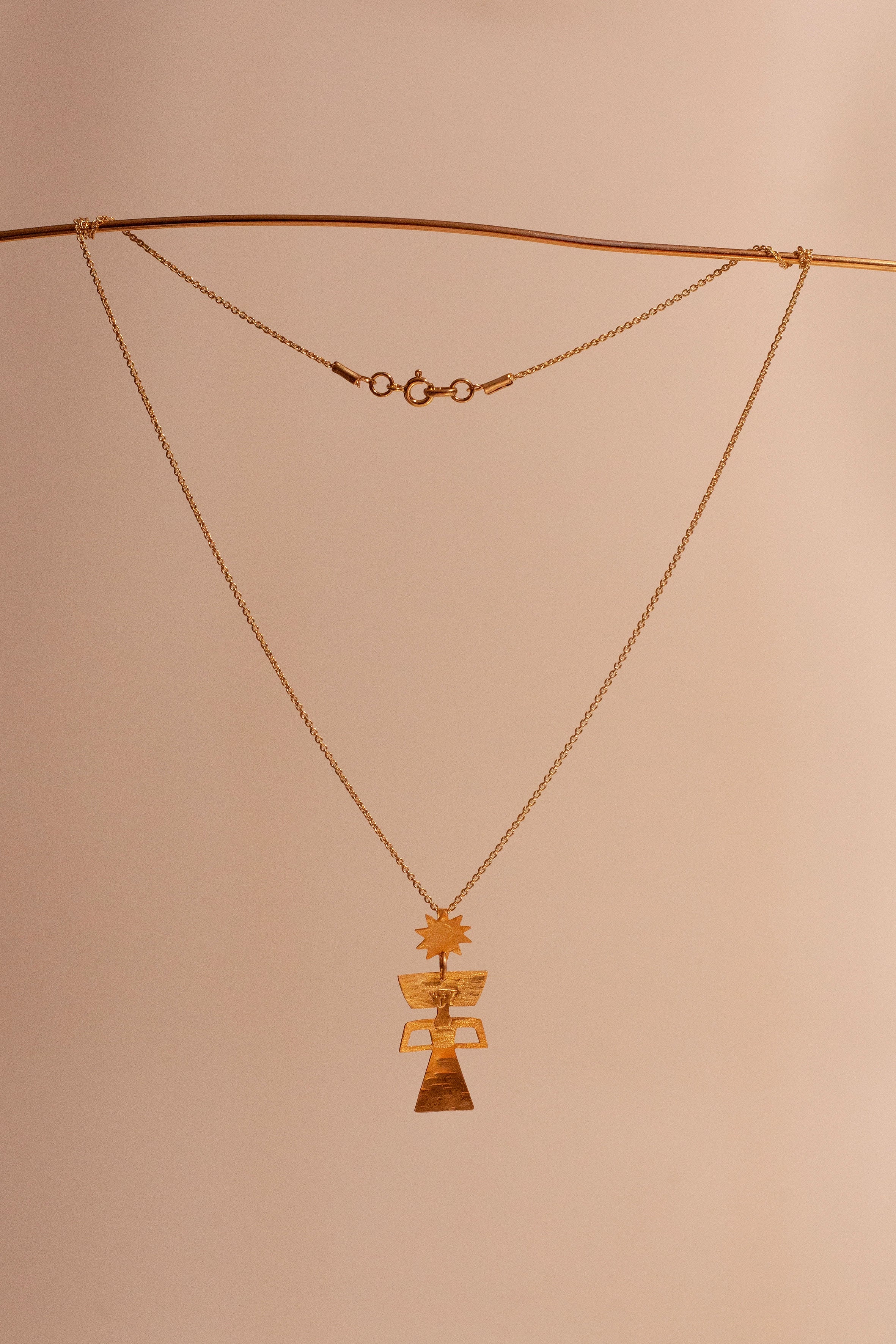 Julieta gold pendant
