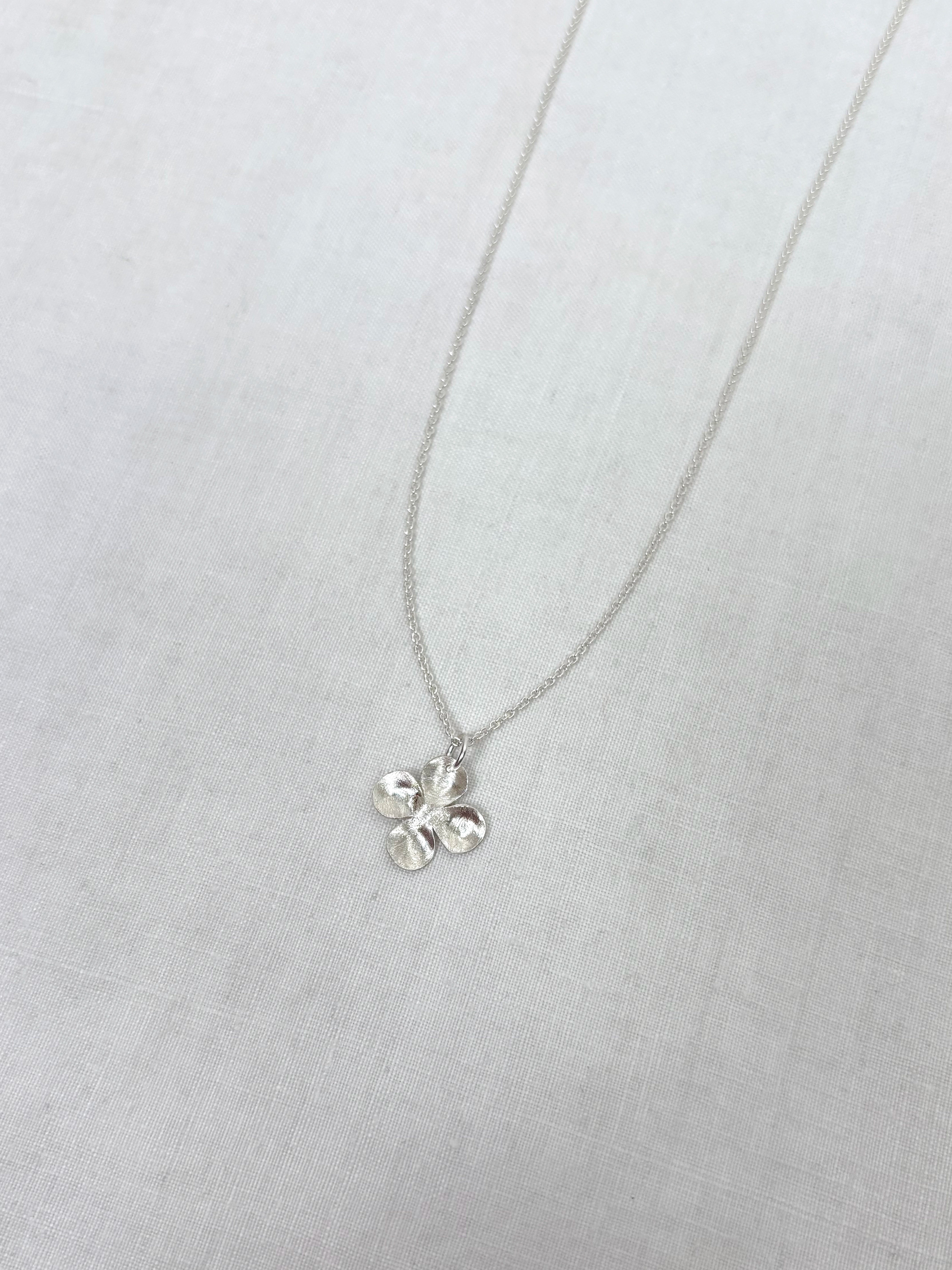 Alba M silver pendant