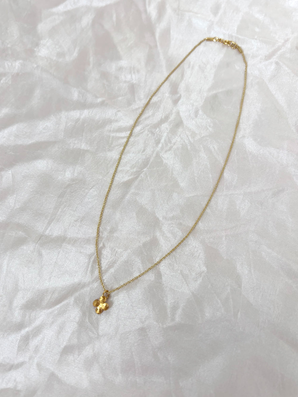 Alba S gold pendant