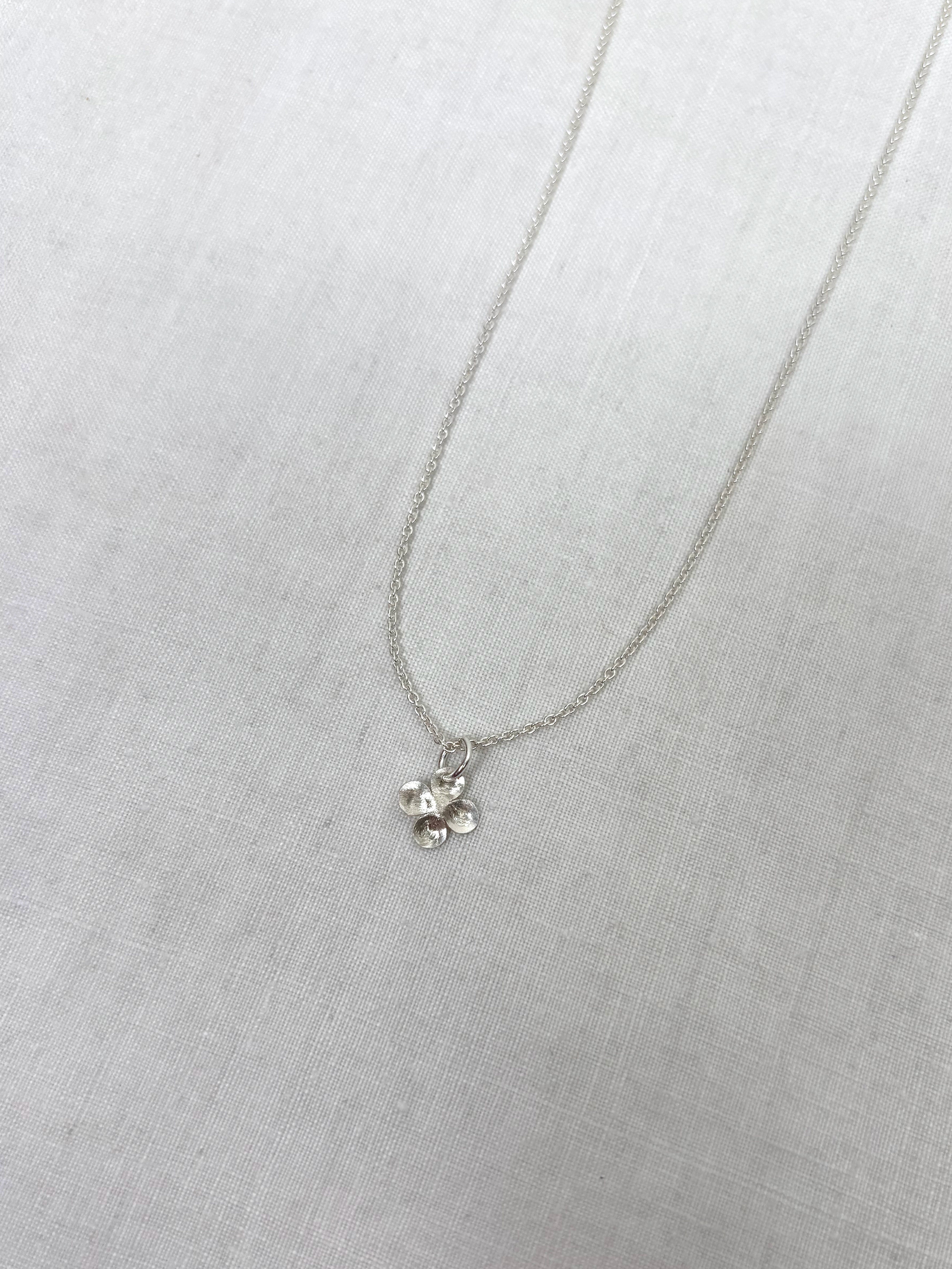 Alba S silver pendant