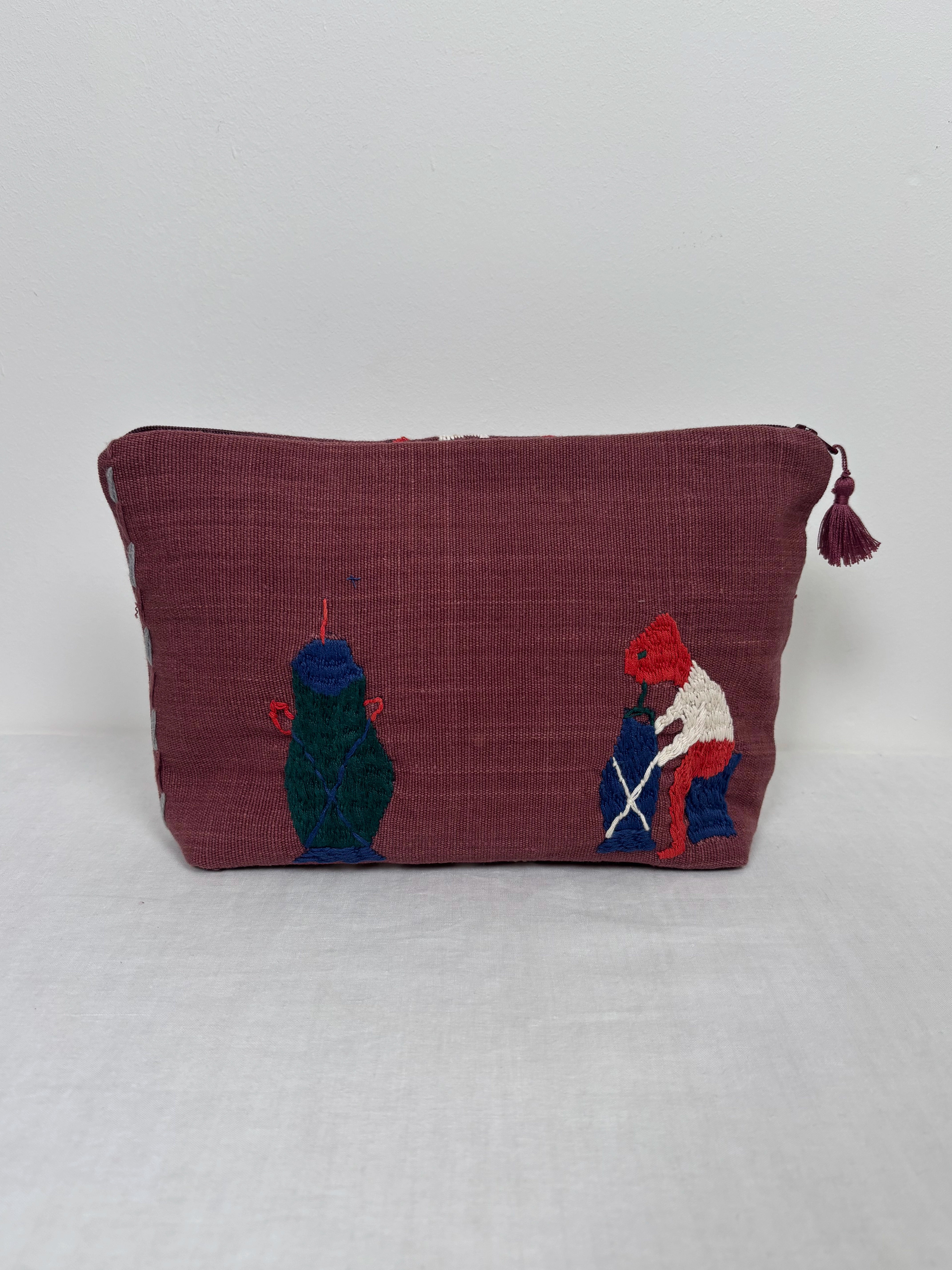 A farm scene bag