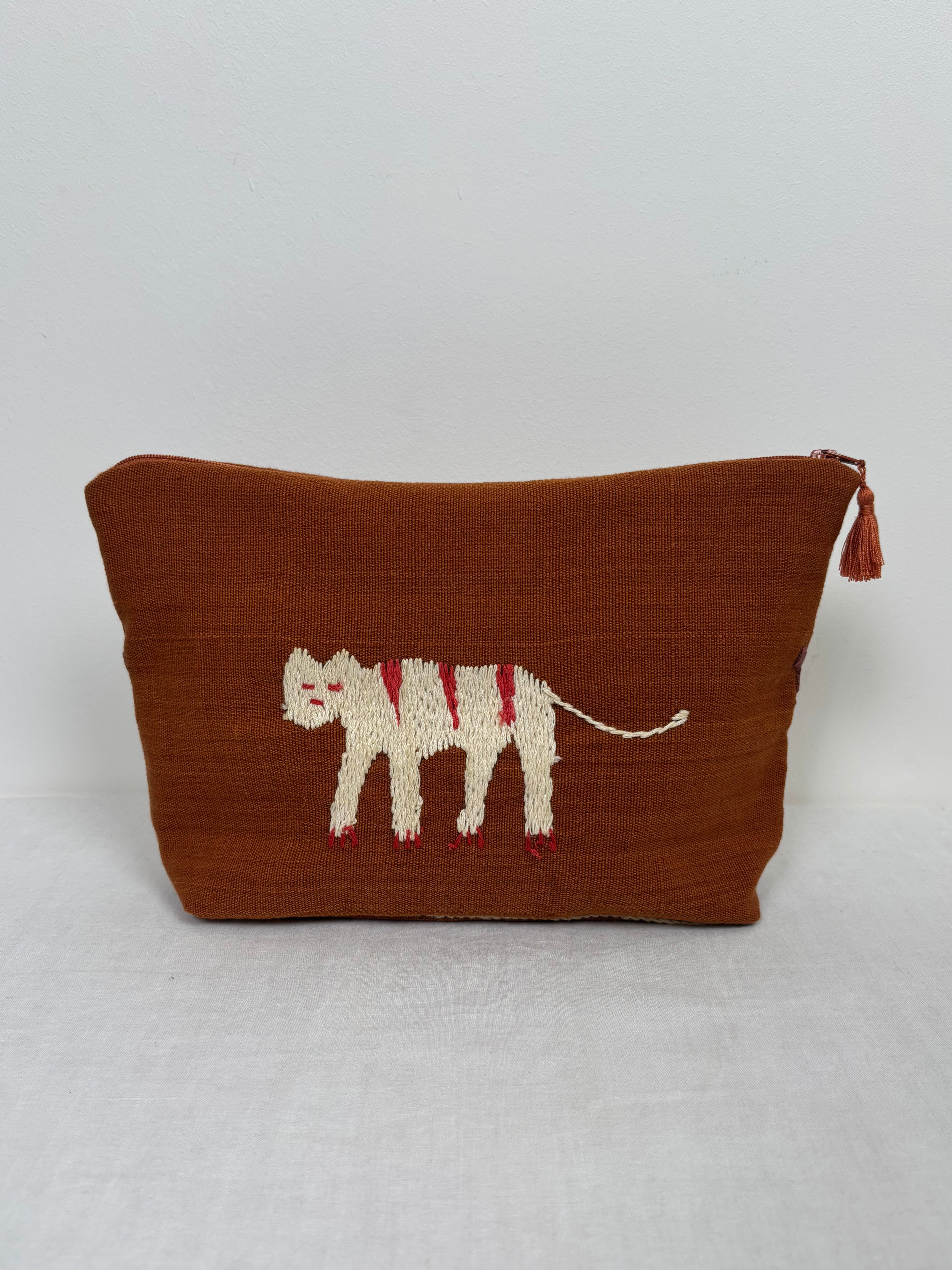 White tiger scene bag