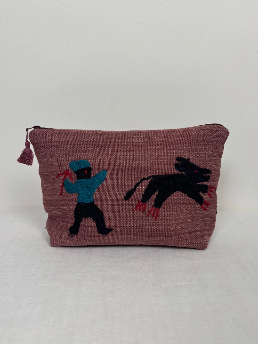 Black dog scene bag