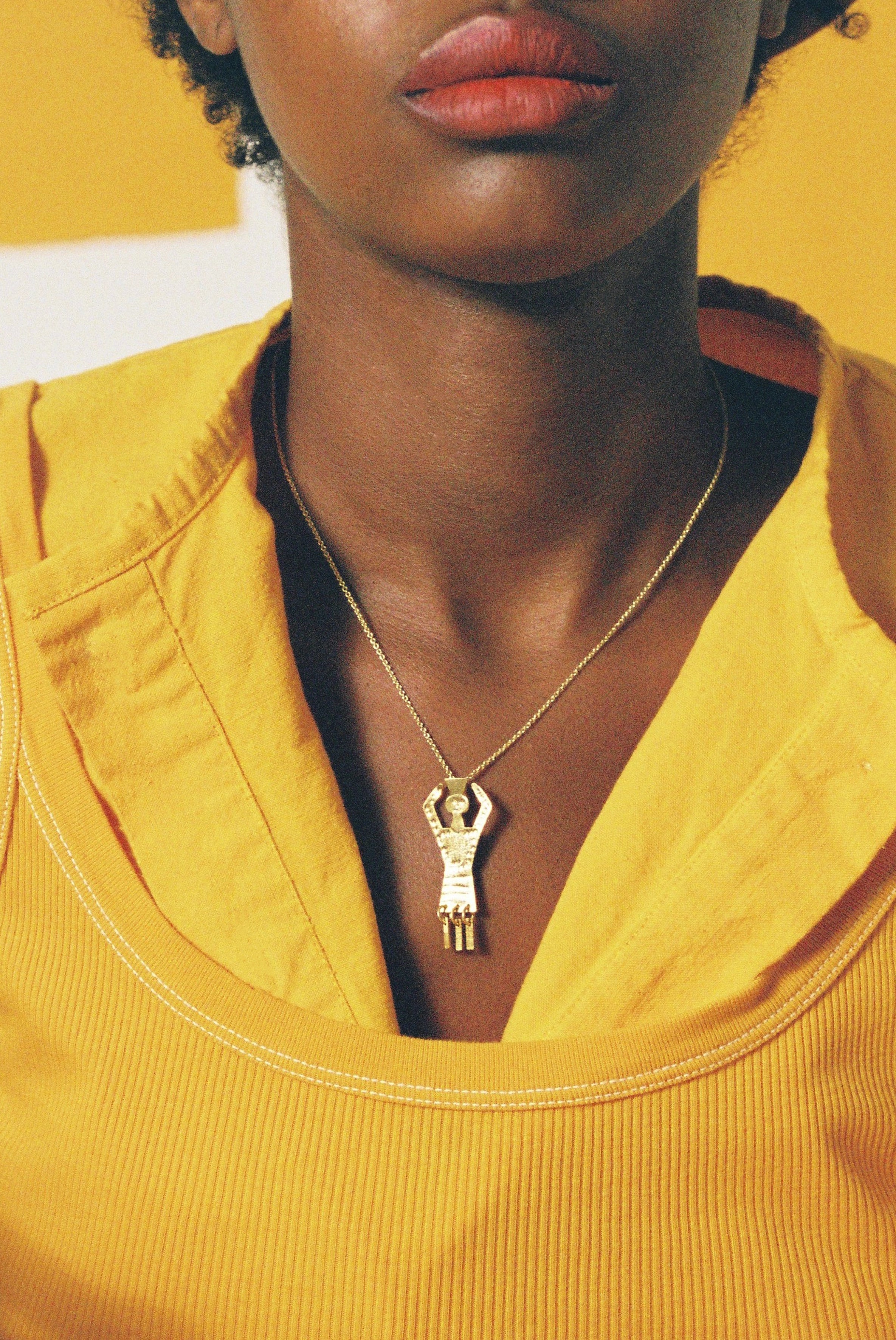 Pina gold pendant