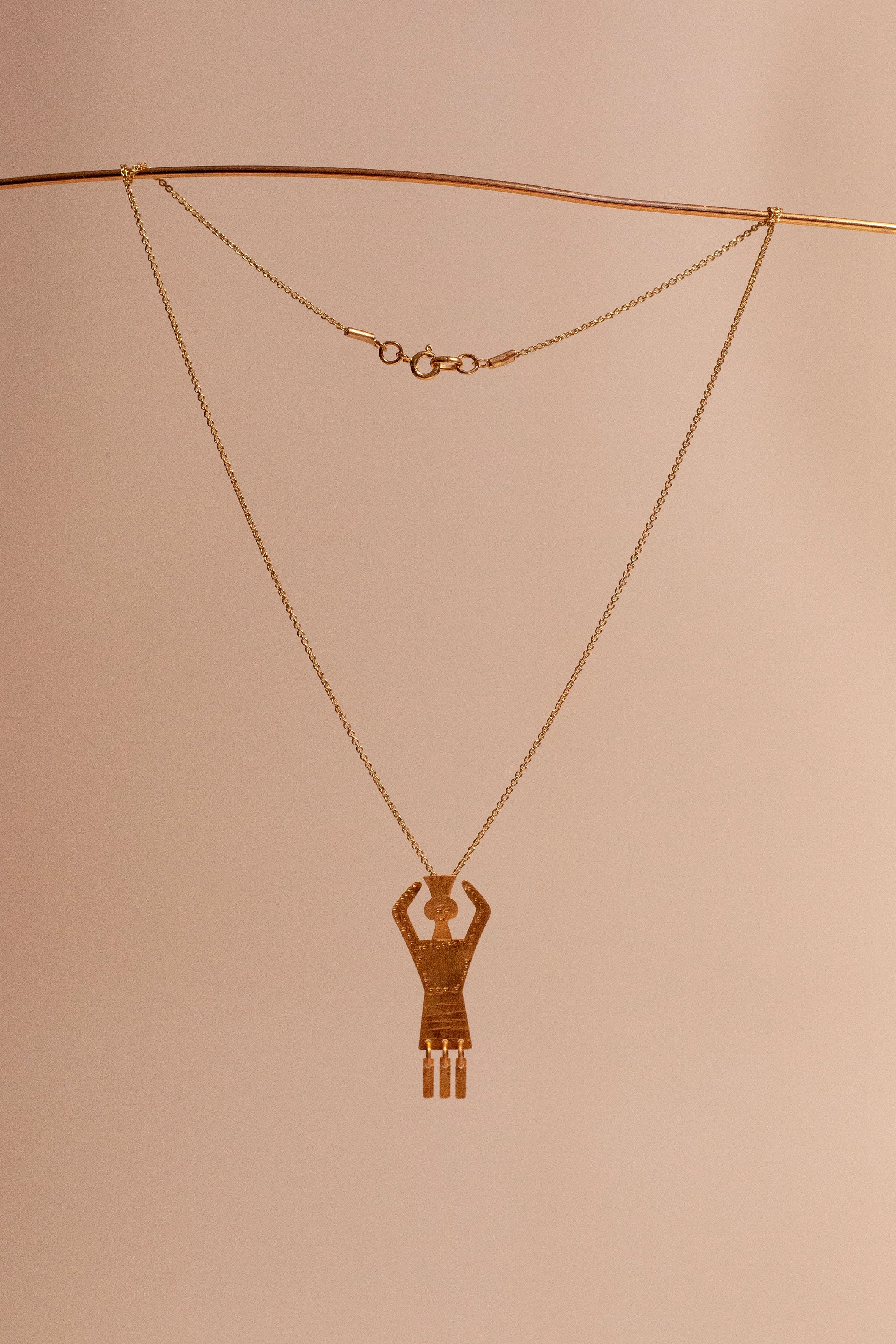 Pina gold pendant