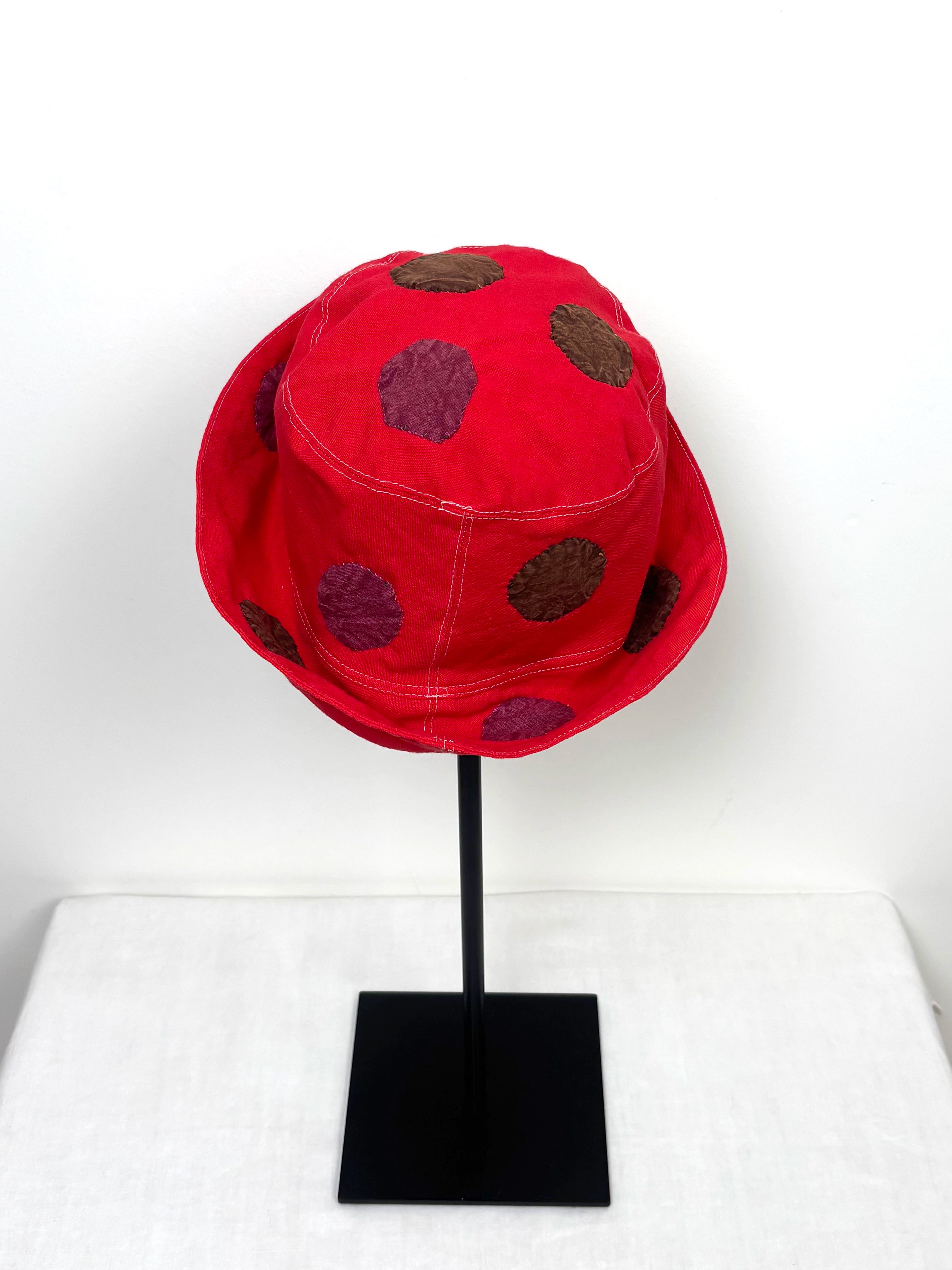 Red polka-dot brimmed hat - Limited edition