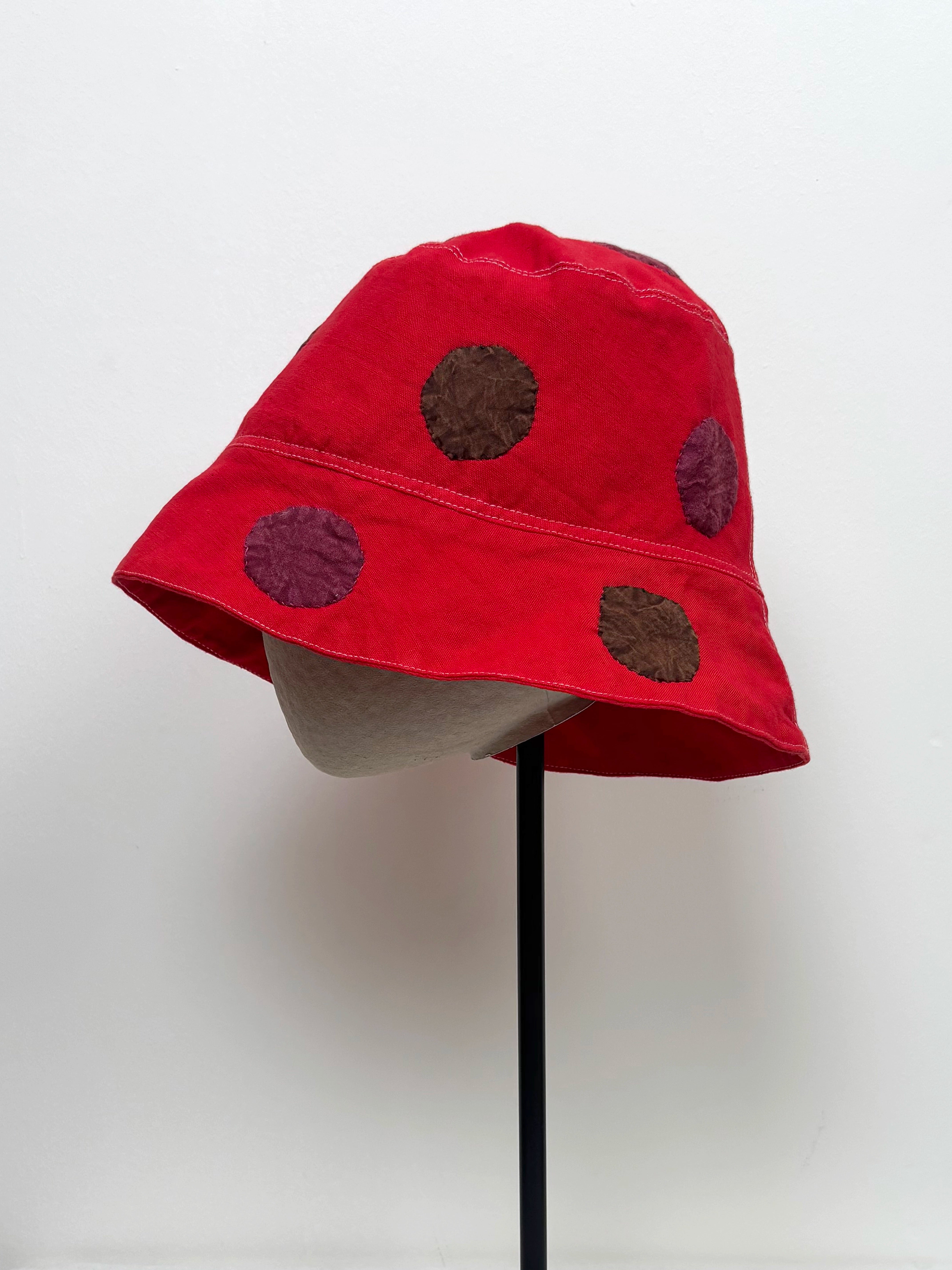 Red polka-dot brimmed hat - Limited edition