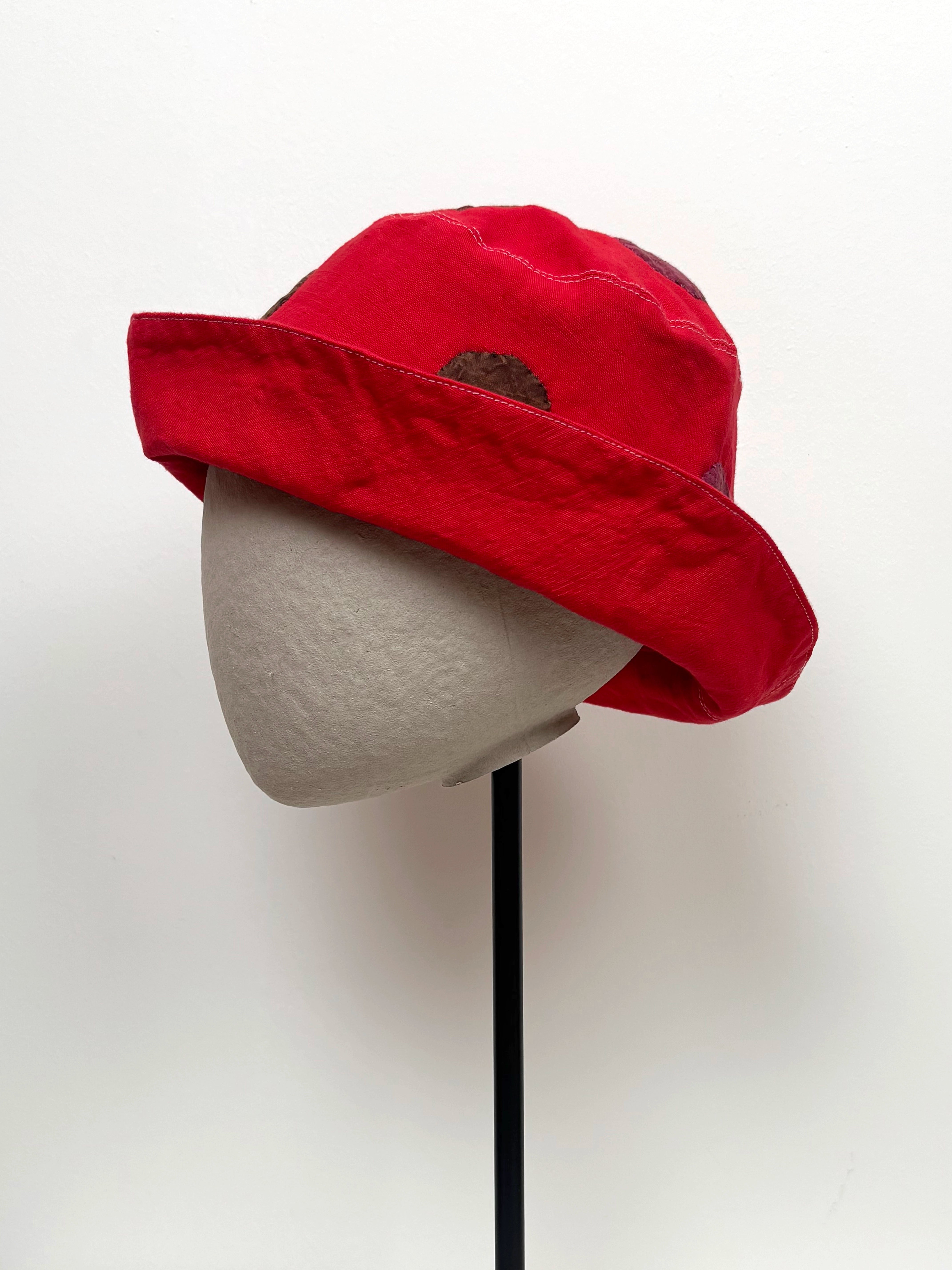 Red polka-dot brimmed hat - Limited edition