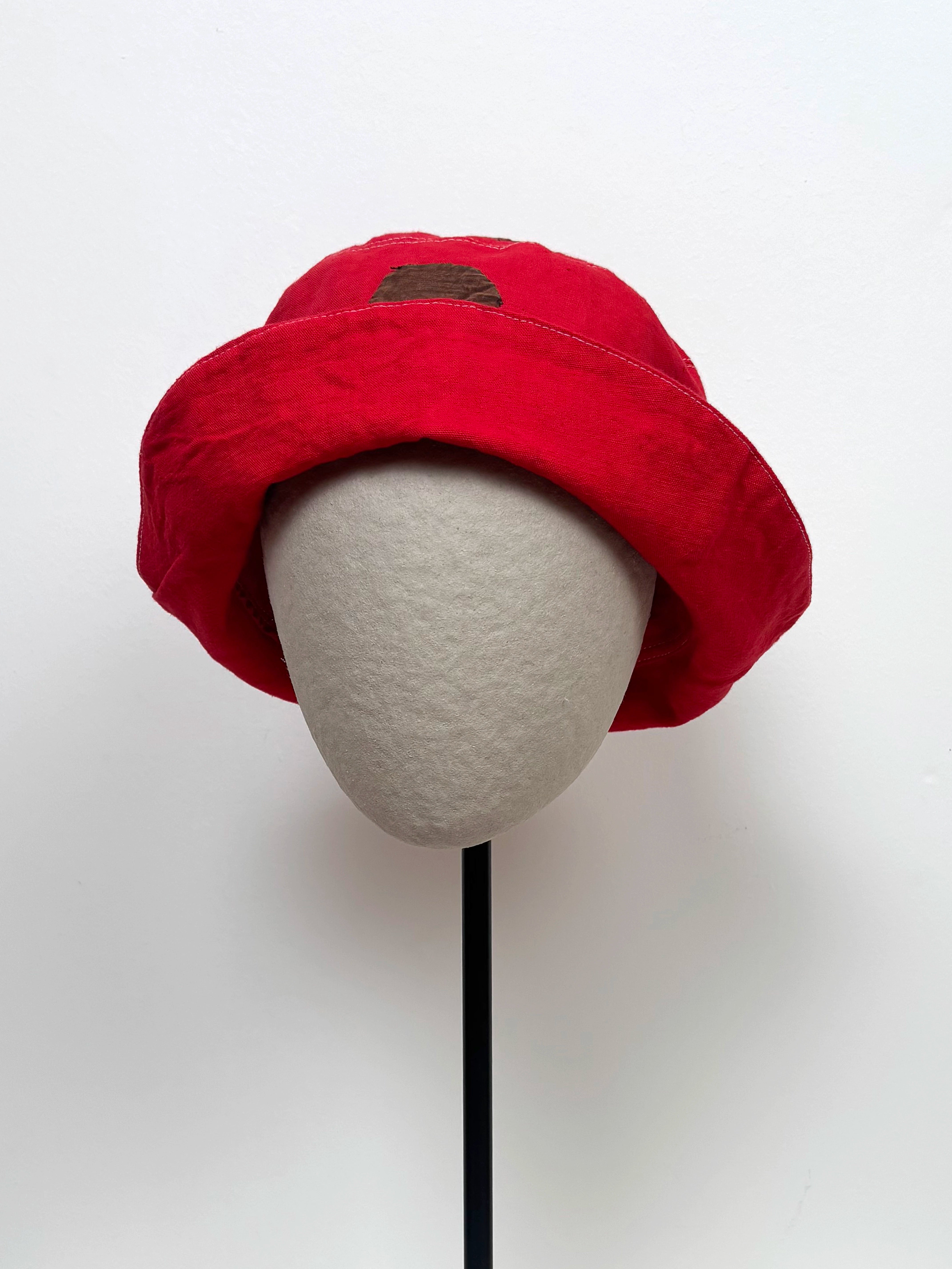 Red polka-dot brimmed hat - Limited edition