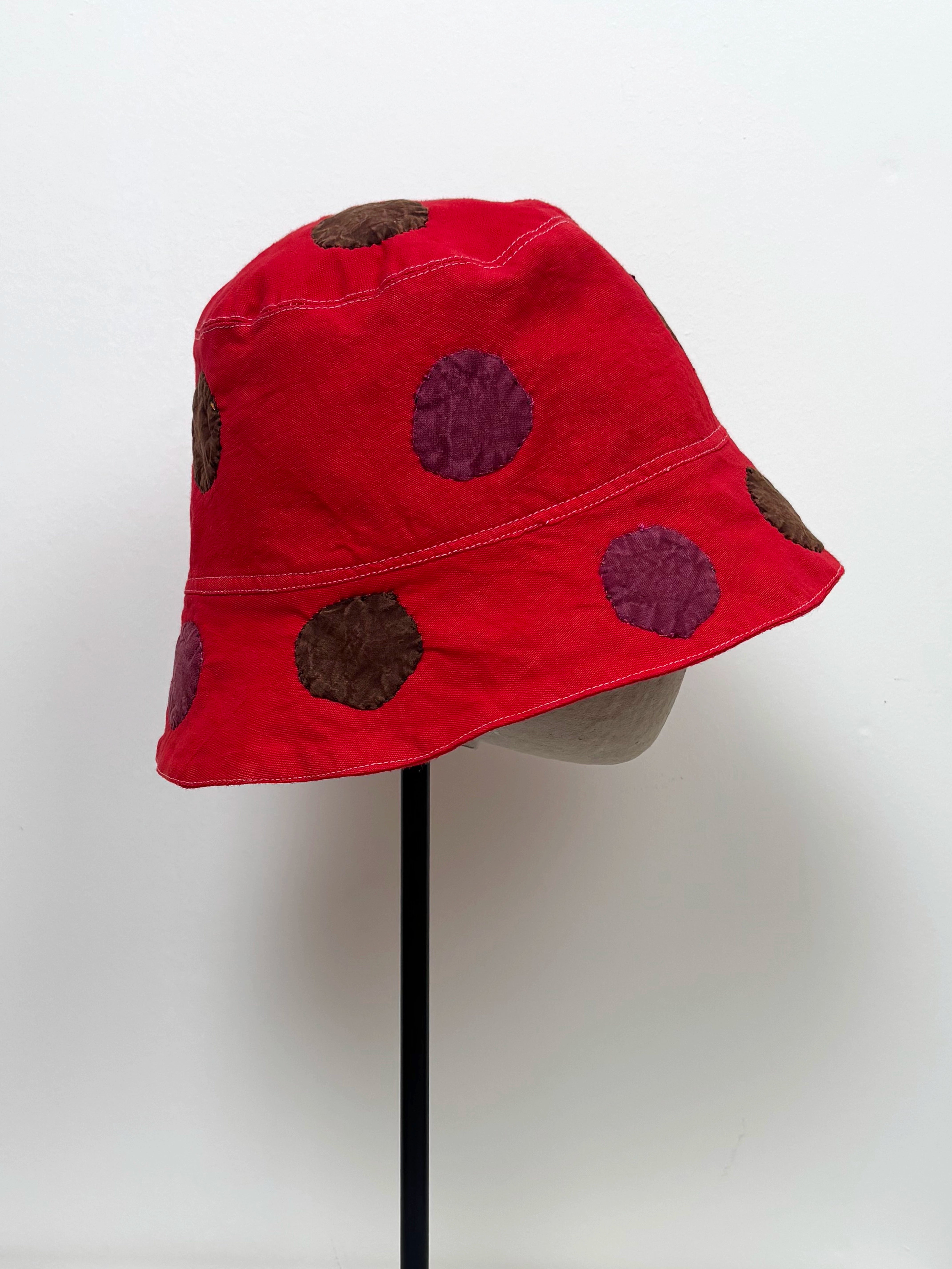 Red polka-dot brimmed hat - Limited edition