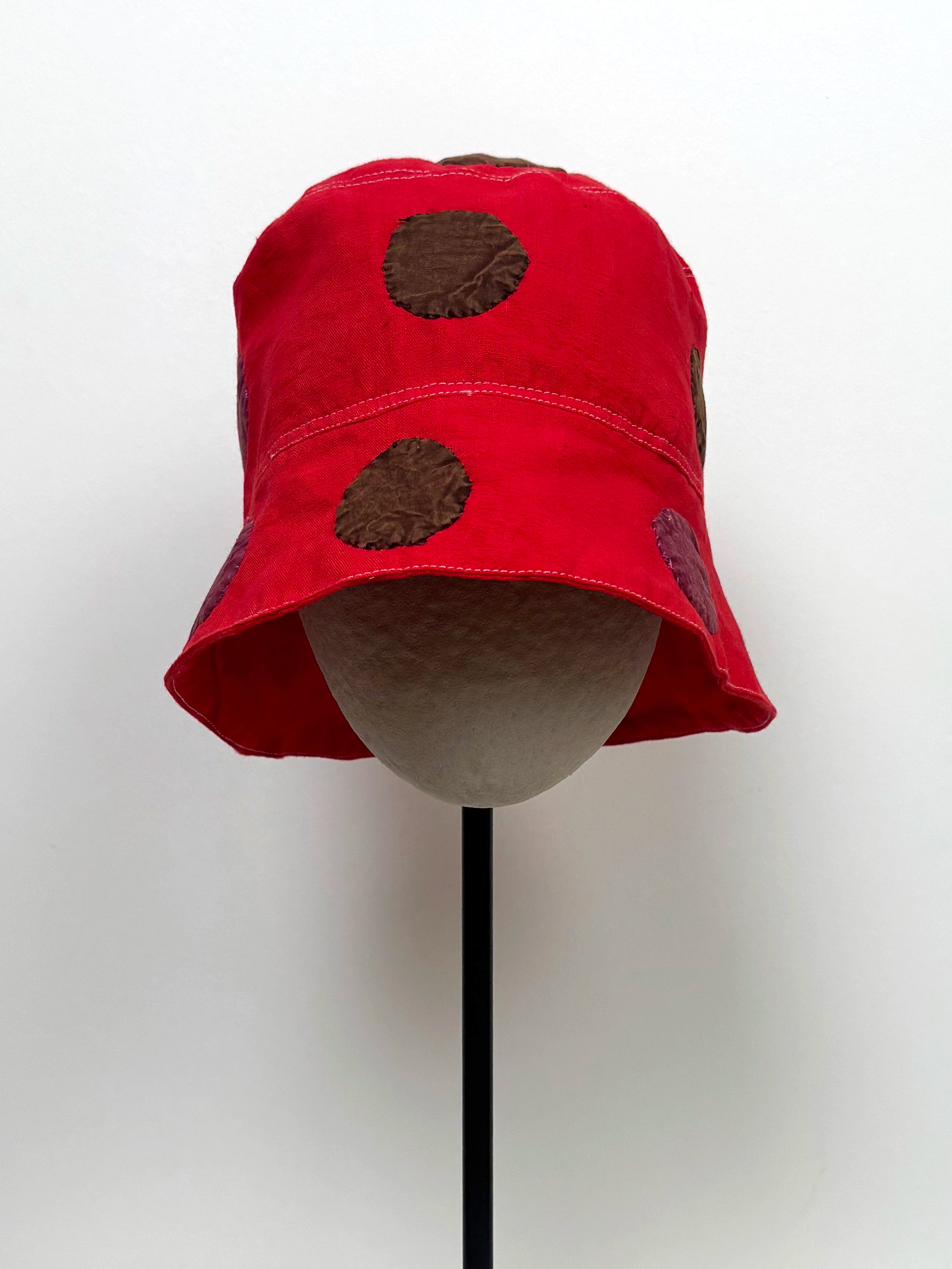 Red polka-dot brimmed hat - Limited edition